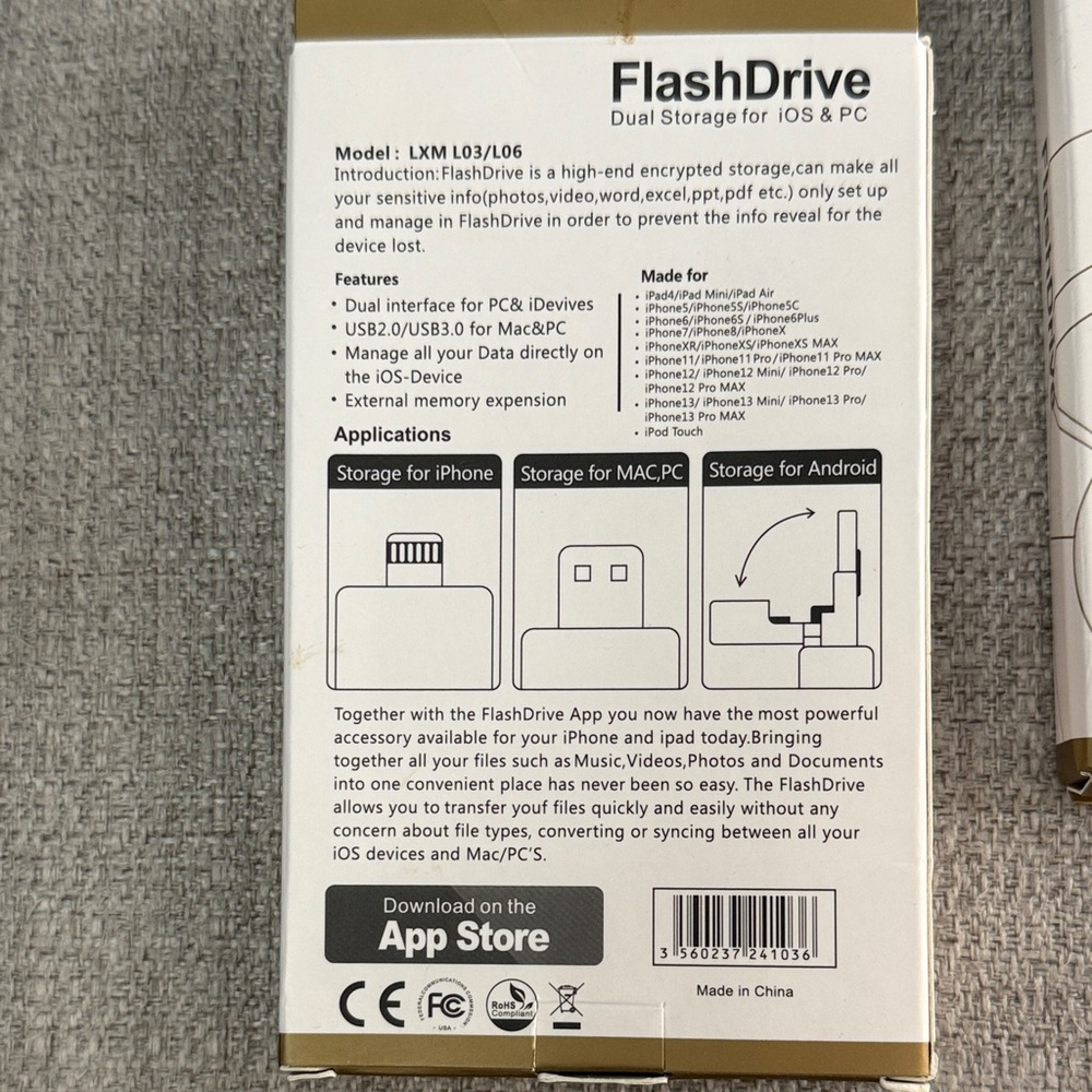 Silver FlashDrive for iOS & PC - Picture 2 of 2